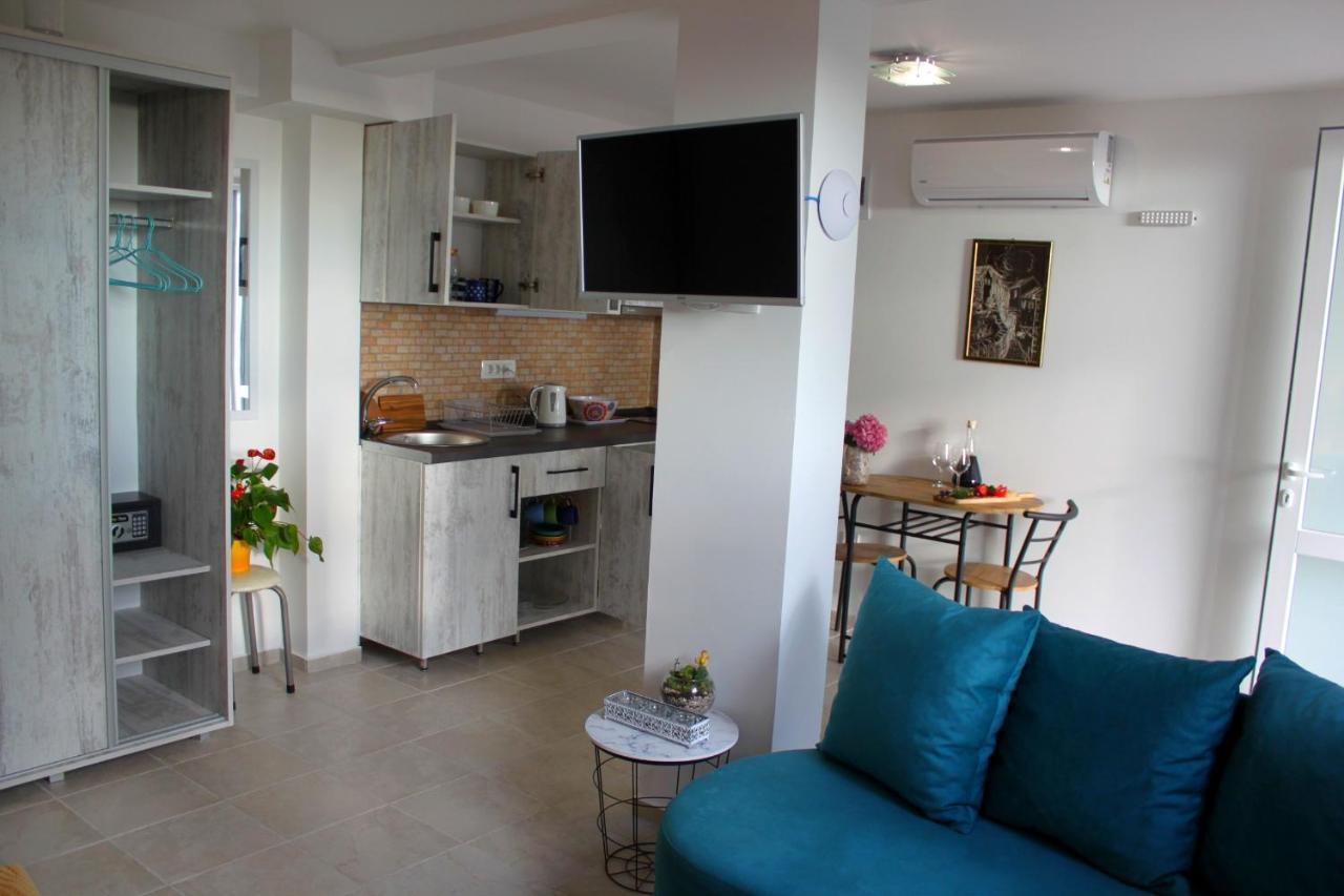 Blue Mediterranean Apartments Sveti Stefan Exterior photo