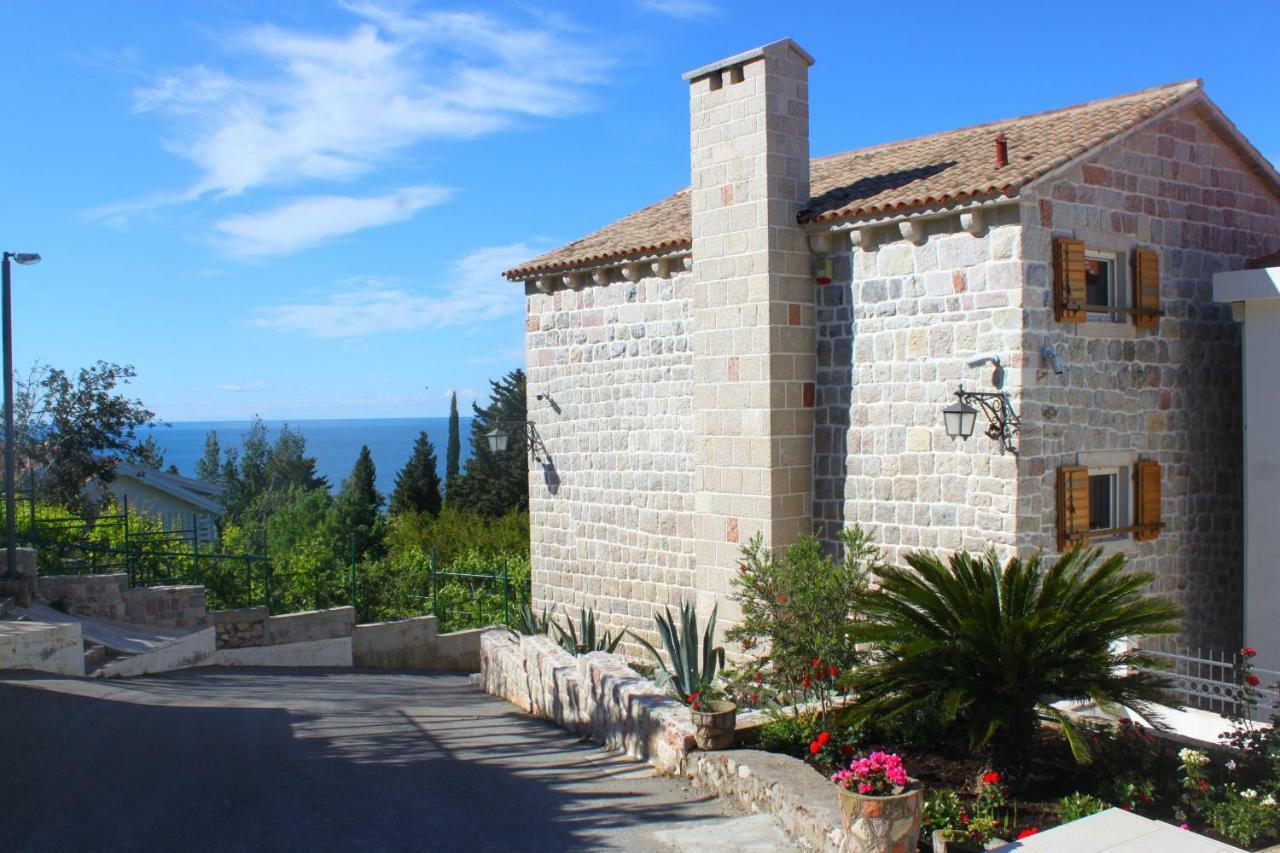 Blue Mediterranean Apartments Sveti Stefan Exterior photo